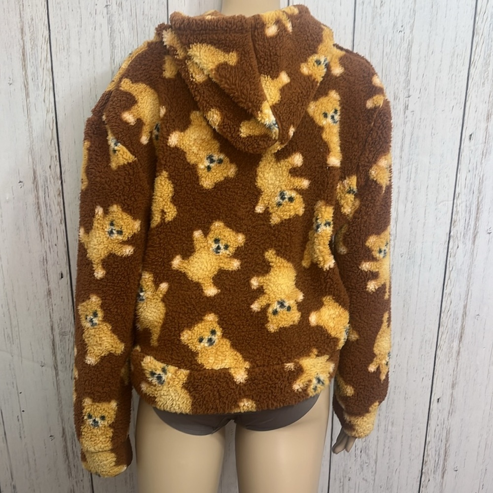 Weekending Hooded Pullover - Picture 2 of 5